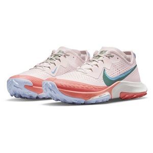 WOMEN'S NIKE AIR ZOOM TERRA KIGER 7 size7.5